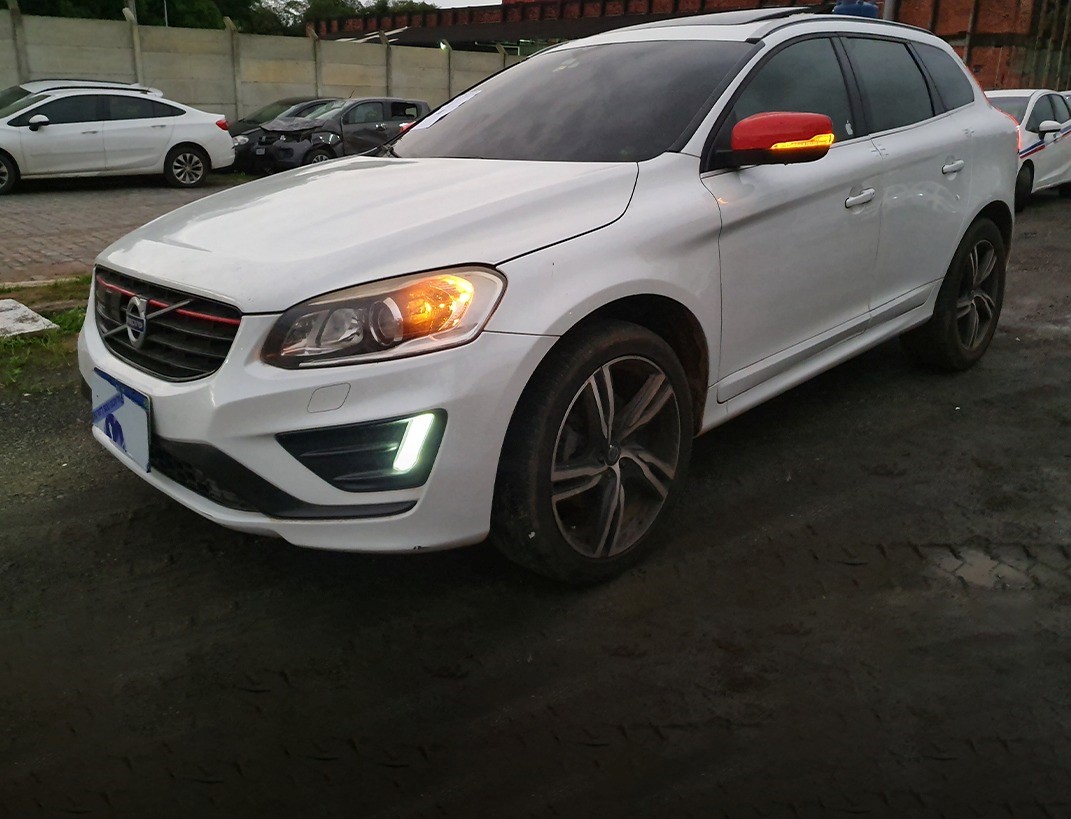 LOTE 35 VOLVO XC60 2.0 T5 - 2016/2017