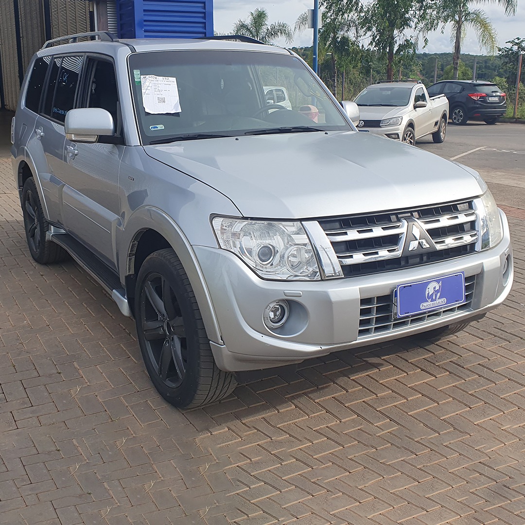 LOTE 16 MMC PAJERO HPE 3.8 G - 2012/2013