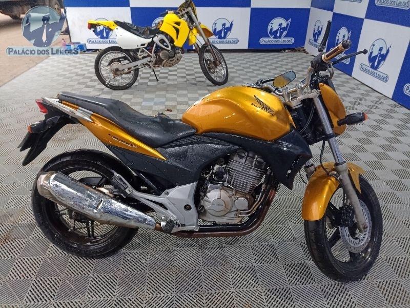 LOTE 28 HONDA/CB 300R GASOLINA 2009/2010