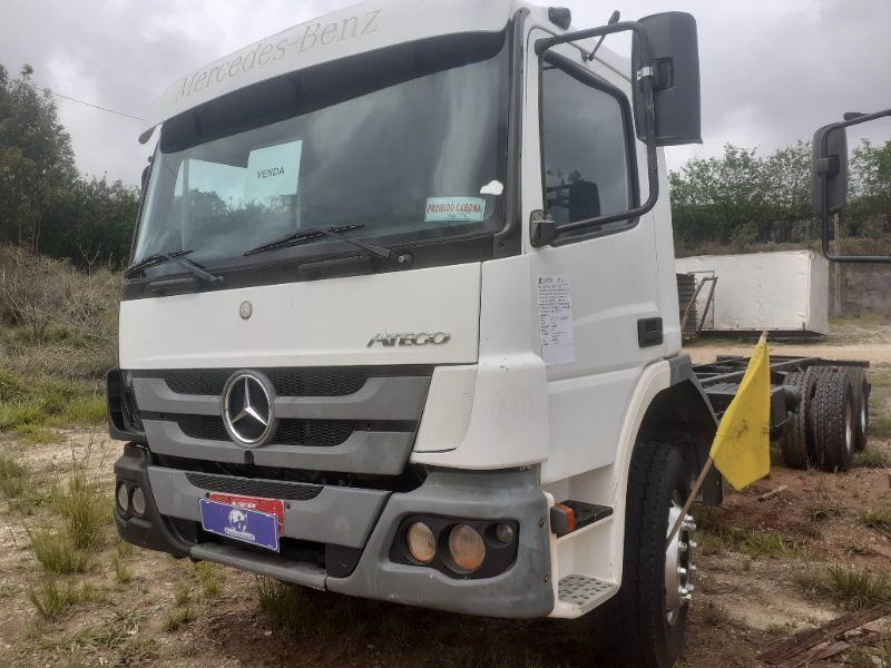 LOTE 15 MERCEDES-BENZ ATEGO 2426