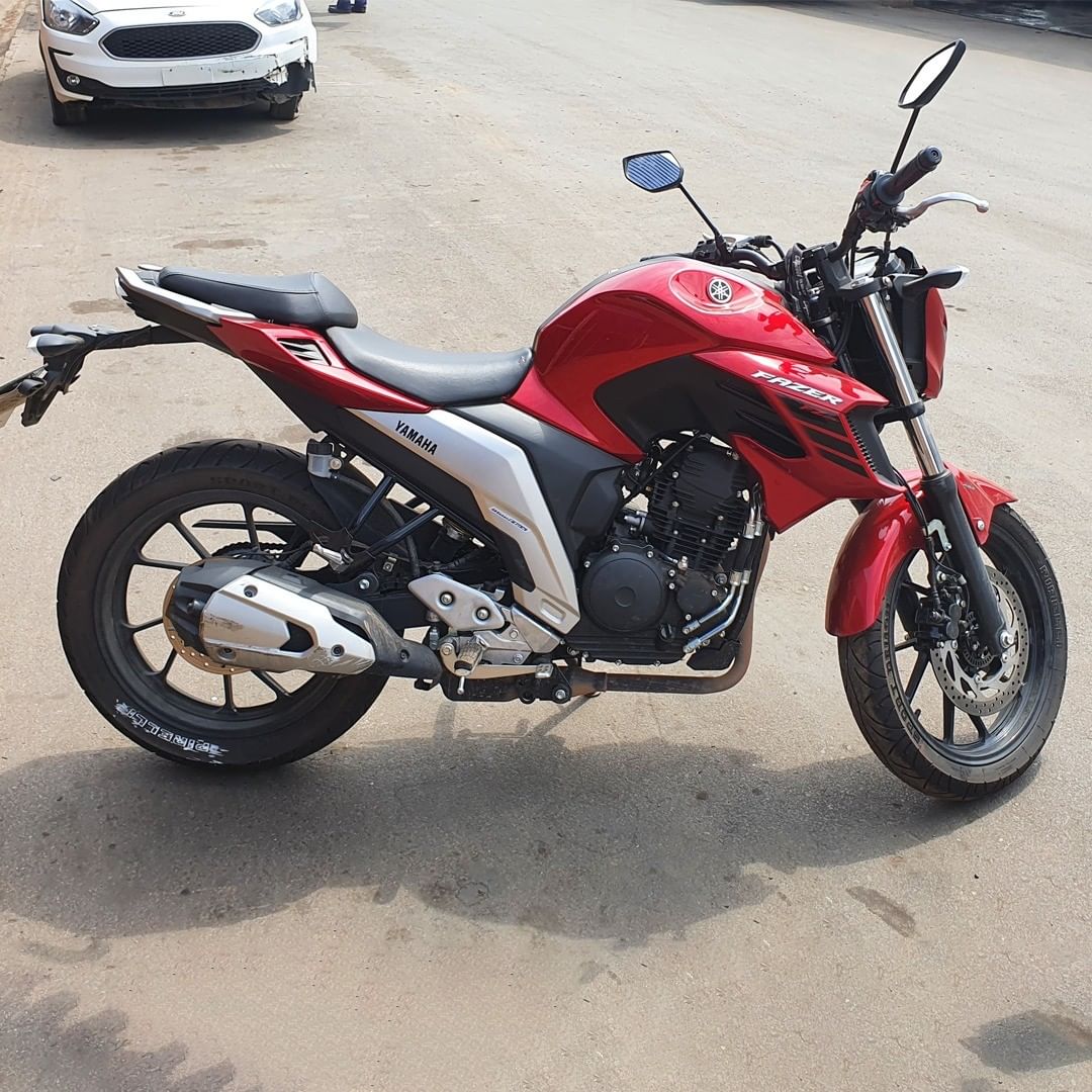 LOTE 40 YAMAHA/FZ25 FAZER