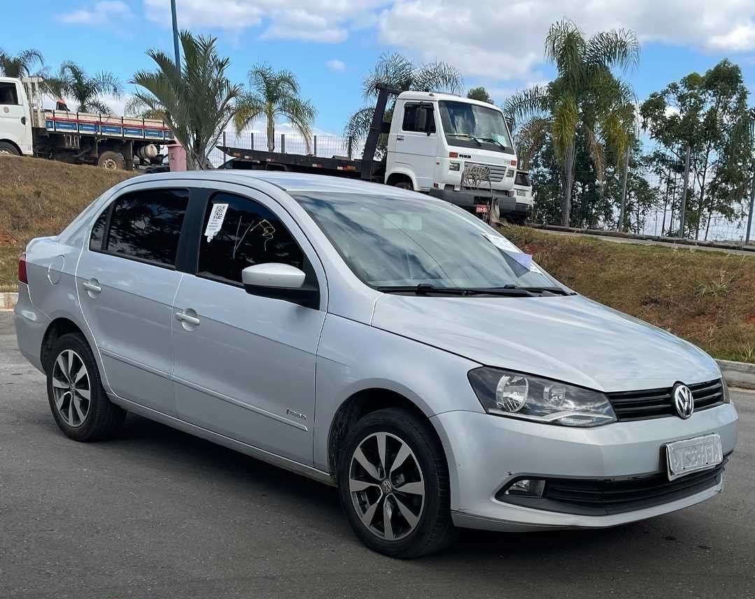 LOTE 09 VOLKSWAGEN NOVO VOYAGE 1.6 2012/2013